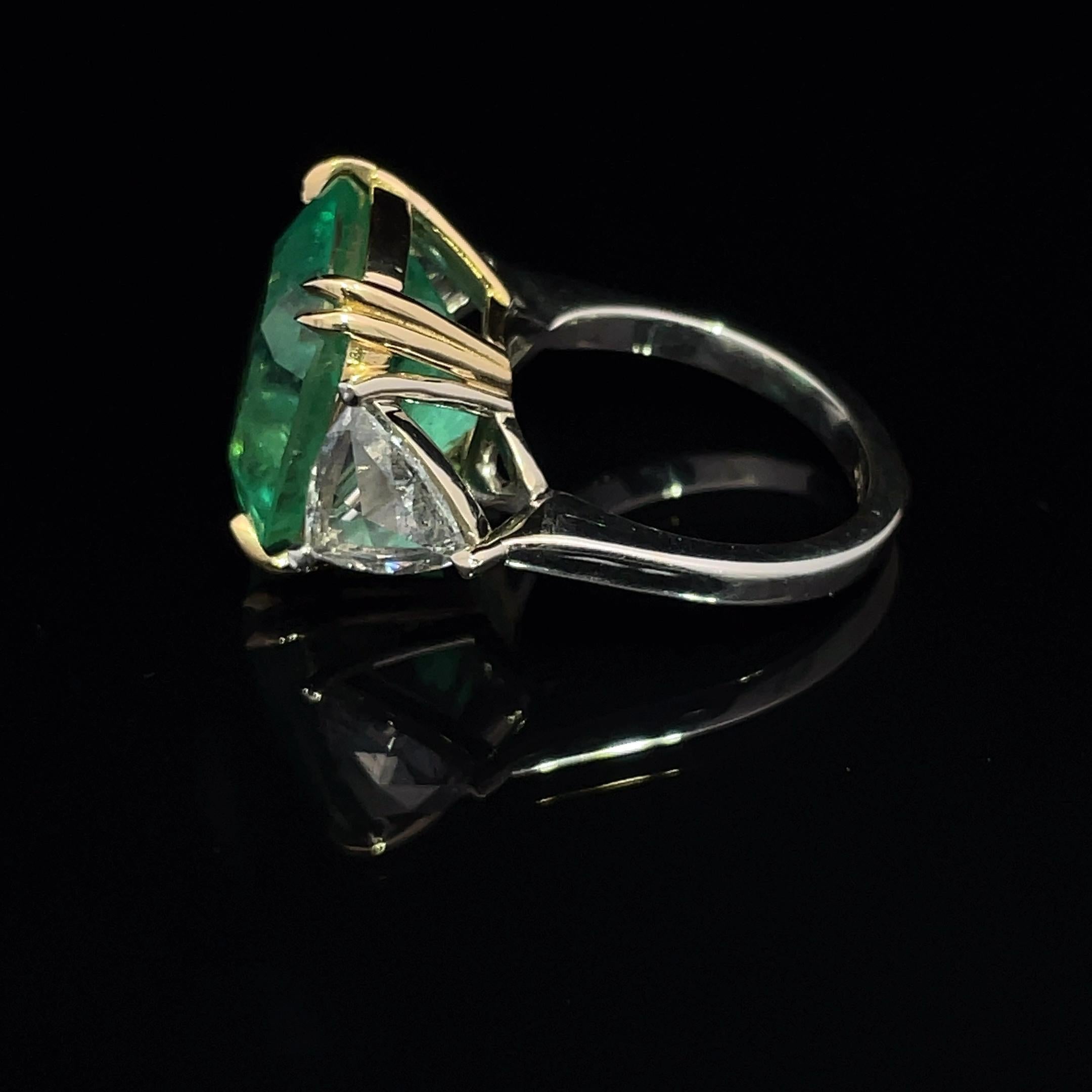 Cushion Cut GIA Certified 13.42ct Columbian Emerald & Rose cut 1.71ct Trillion Diamond Ring For Sale