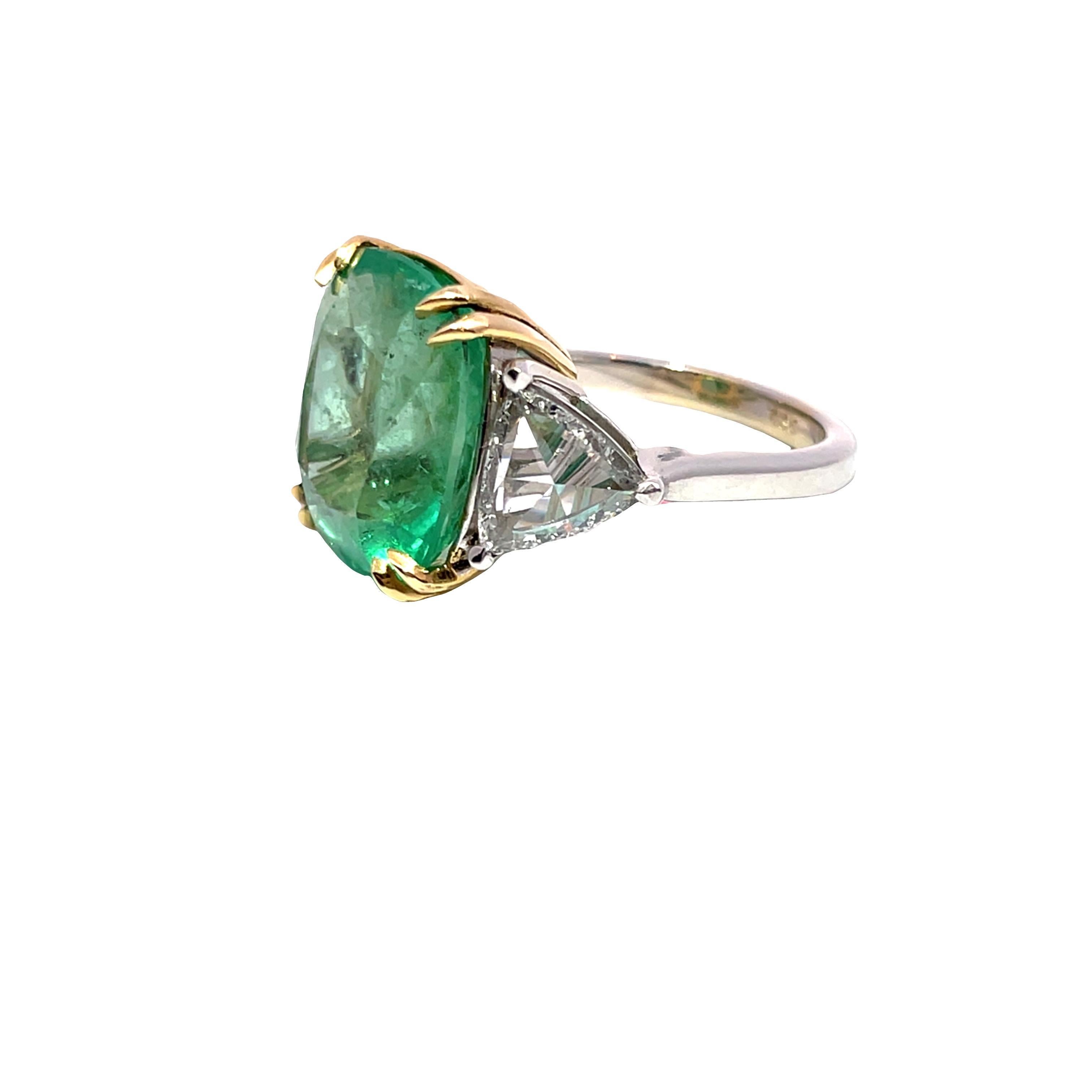 GIA Certified 13.42ct Columbian Emerald & Rose cut 1.71ct Trillion Diamond Ring For Sale 1