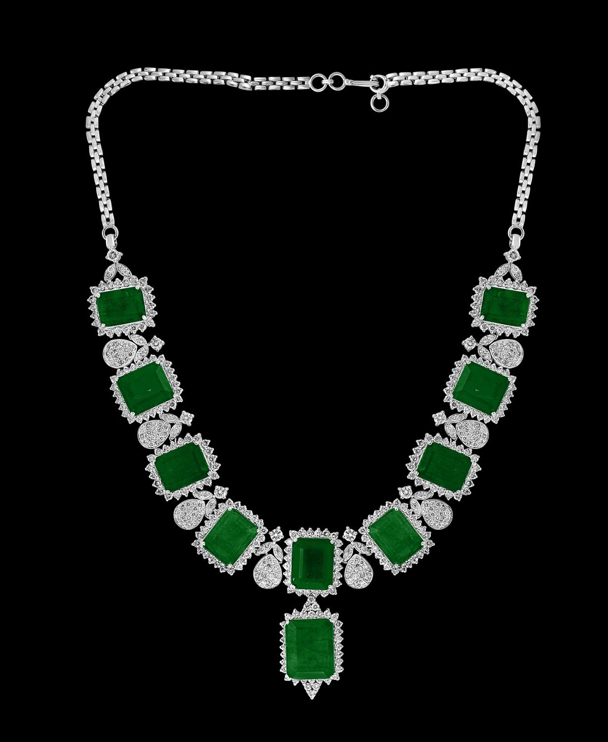 GIA Certified 135 Ct Emerald and 28 Ct Diamond Necklace and Earring Bridal Suite In Excellent Condition In New York, NY