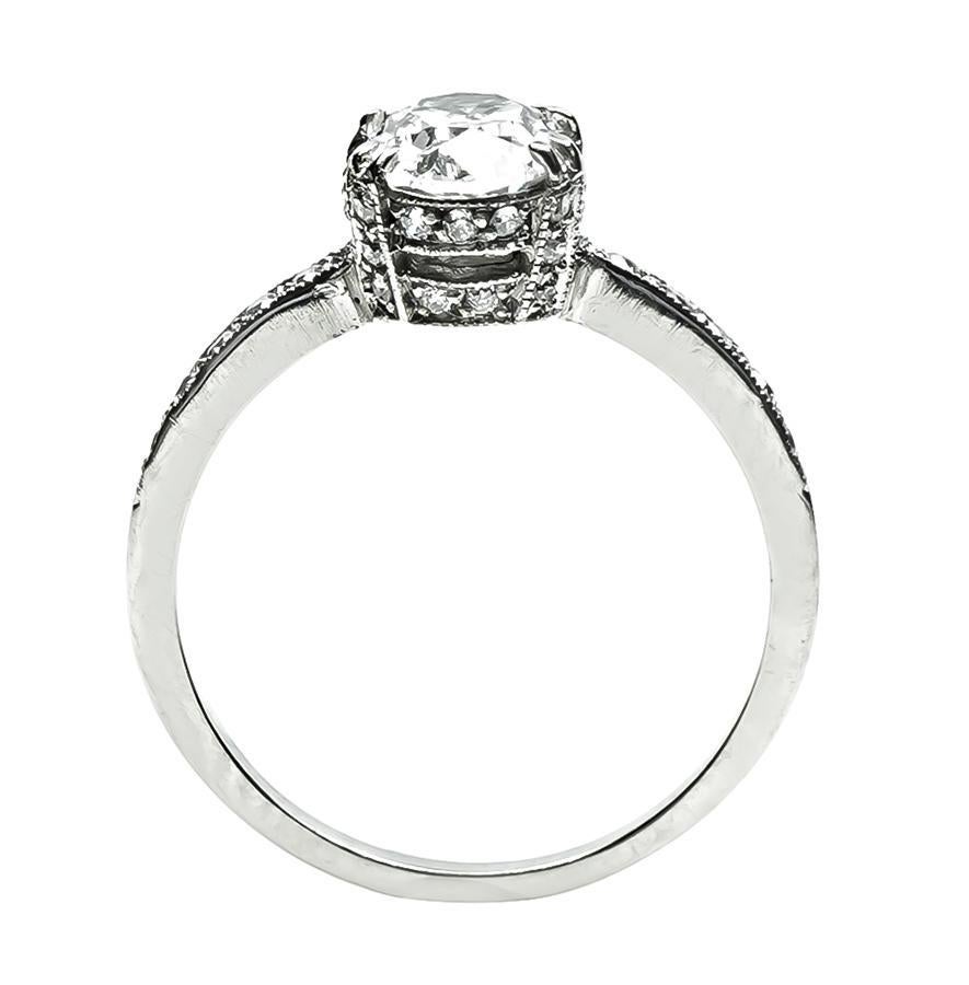 Taille ovale Bague de fiançailles avec diamant certifié GIA de 1.36 carats en vente