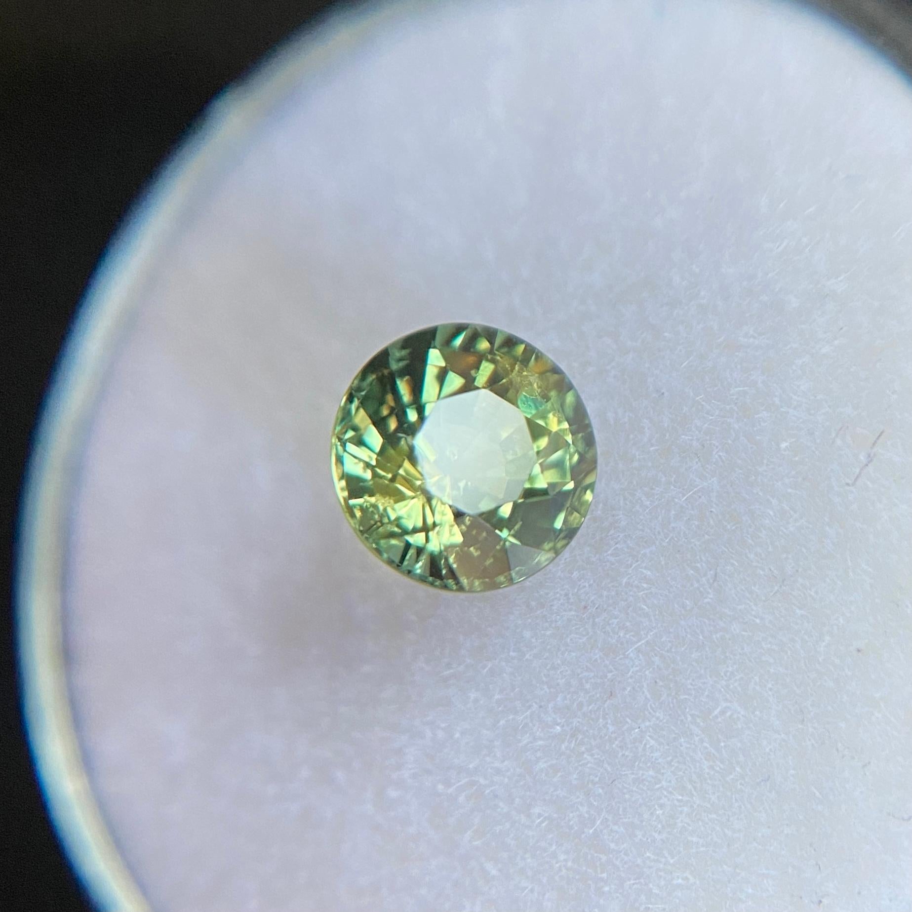 Round Cut GIA Certified 1.36ct Untreated Vivid Green Yellow Sapphire Round Diamond Cut Gem For Sale