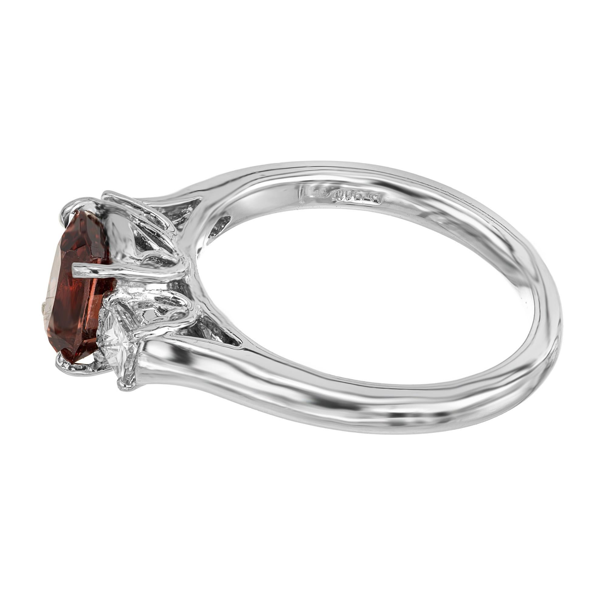 Verlobungsring mit drei Steinen, GIA-zertifiziert 1,37 Karat Spinell-Diamant Platin (Carréschliff) im Angebot