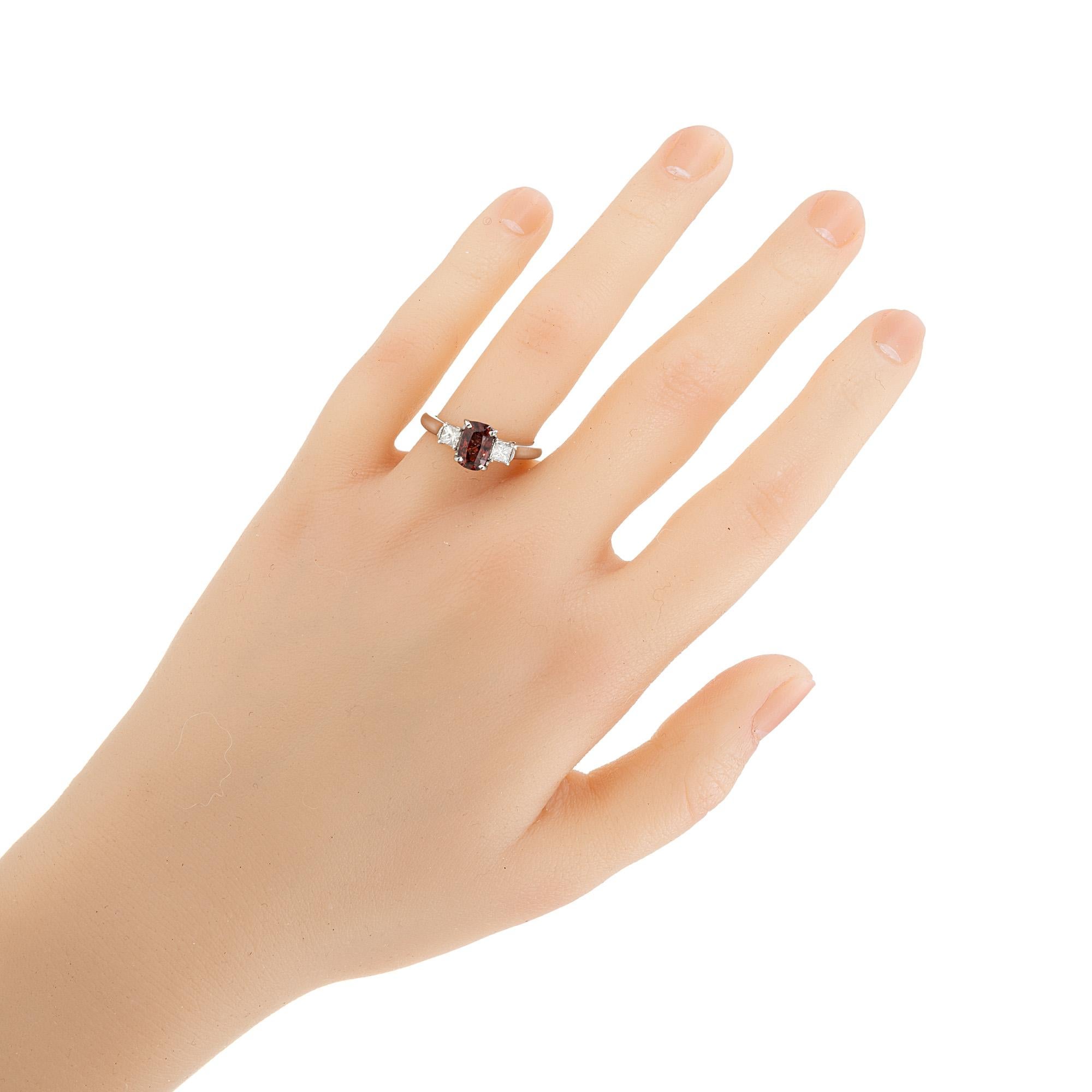Verlobungsring mit drei Steinen, GIA-zertifiziert 1,37 Karat Spinell-Diamant Platin im Angebot 4