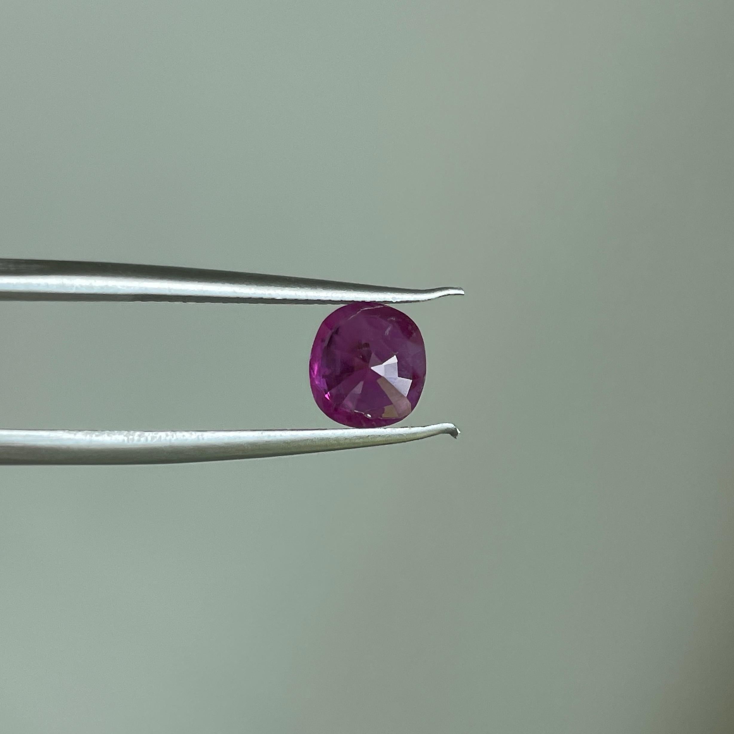 Rubis de Birmanie non chauffé de 1,37ct certifié par le GIA en vente 5