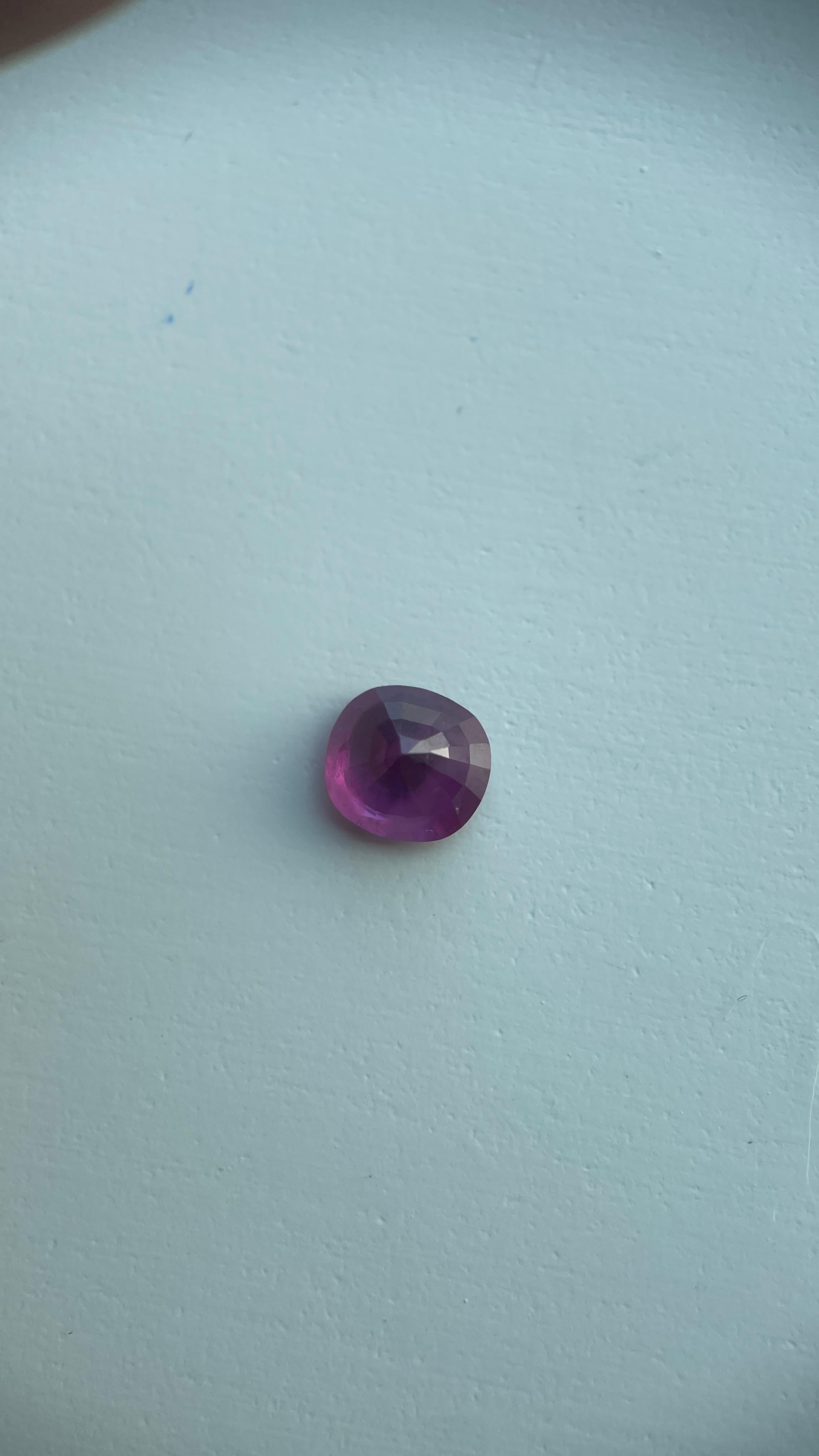 Rubis de Birmanie non chauffé de 1,37ct certifié par le GIA en vente 1