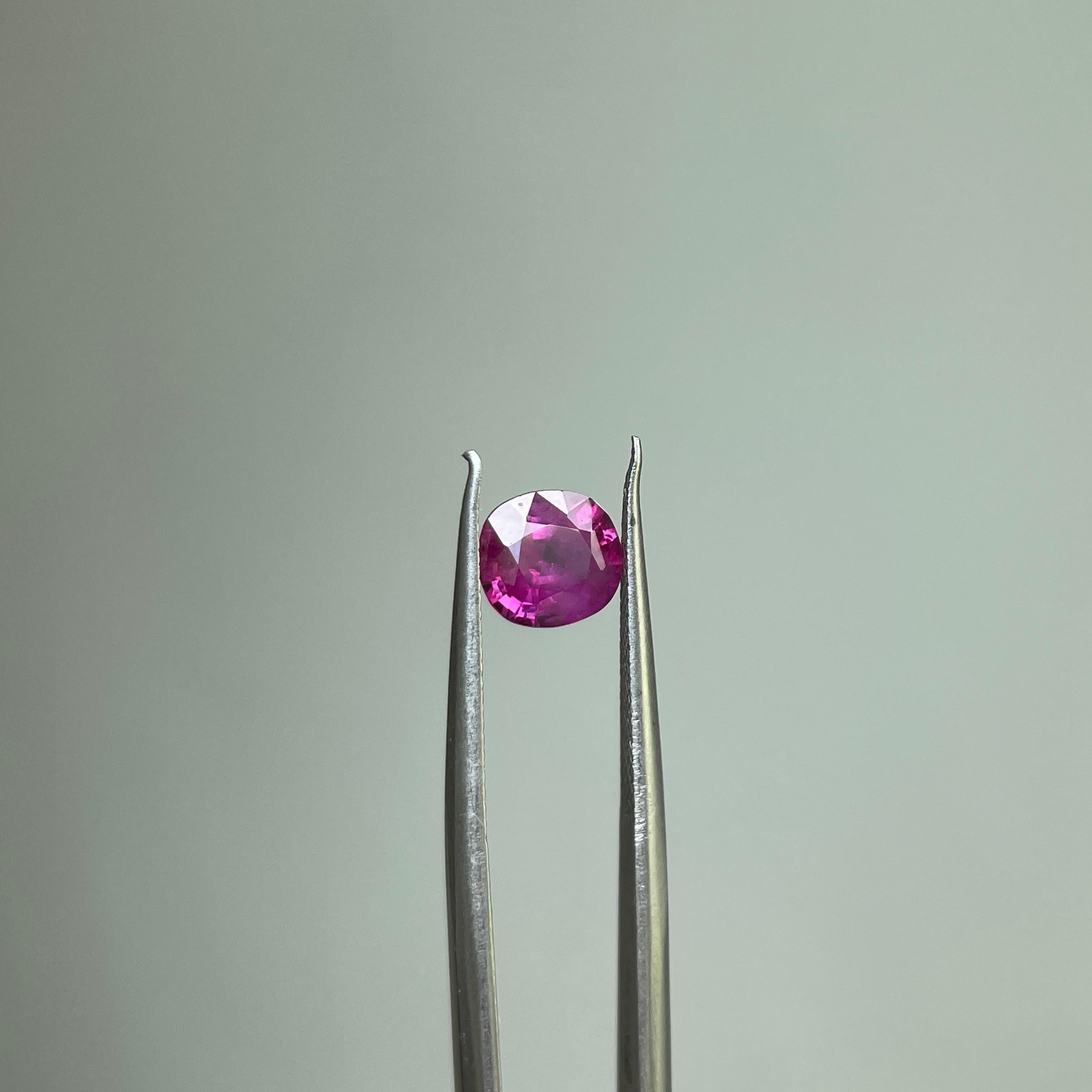Rubis de Birmanie non chauffé de 1,37ct certifié par le GIA en vente 2