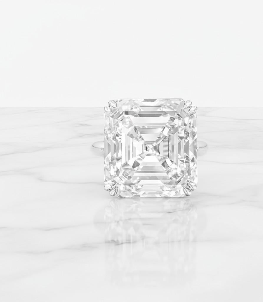 Anello in platino con diamante quadrato taglio smeraldo certificato GIA da 13,84 carati G VS2

Un magnifico e raro diamante quadrato taglio smeraldo certificato GIA da 13,84 carati, di colore G e purezza VS2, che mostra un'eccezionale trasparenza e