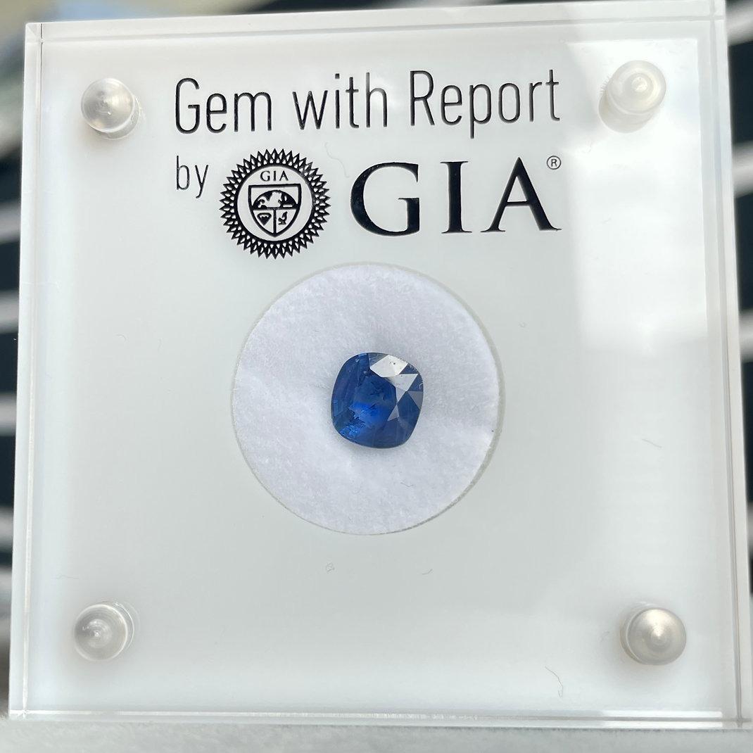 Zafiro azul birmano natural sin calentar certificado por GIA de 1,38 qt Corte pera en venta