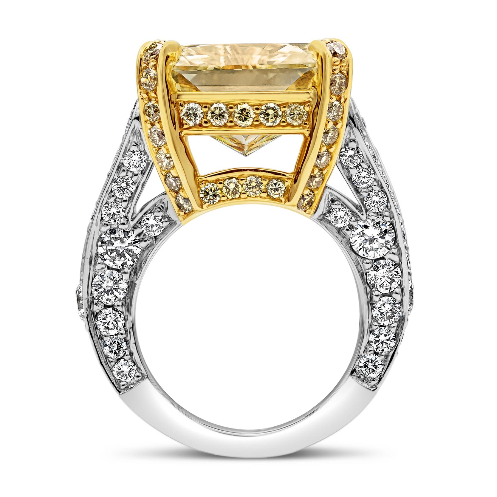 Contemporain Bague de fiançailles en forme de fendue avec diamant jaune fantaisie de 13,95 carats certifié GIA  en vente