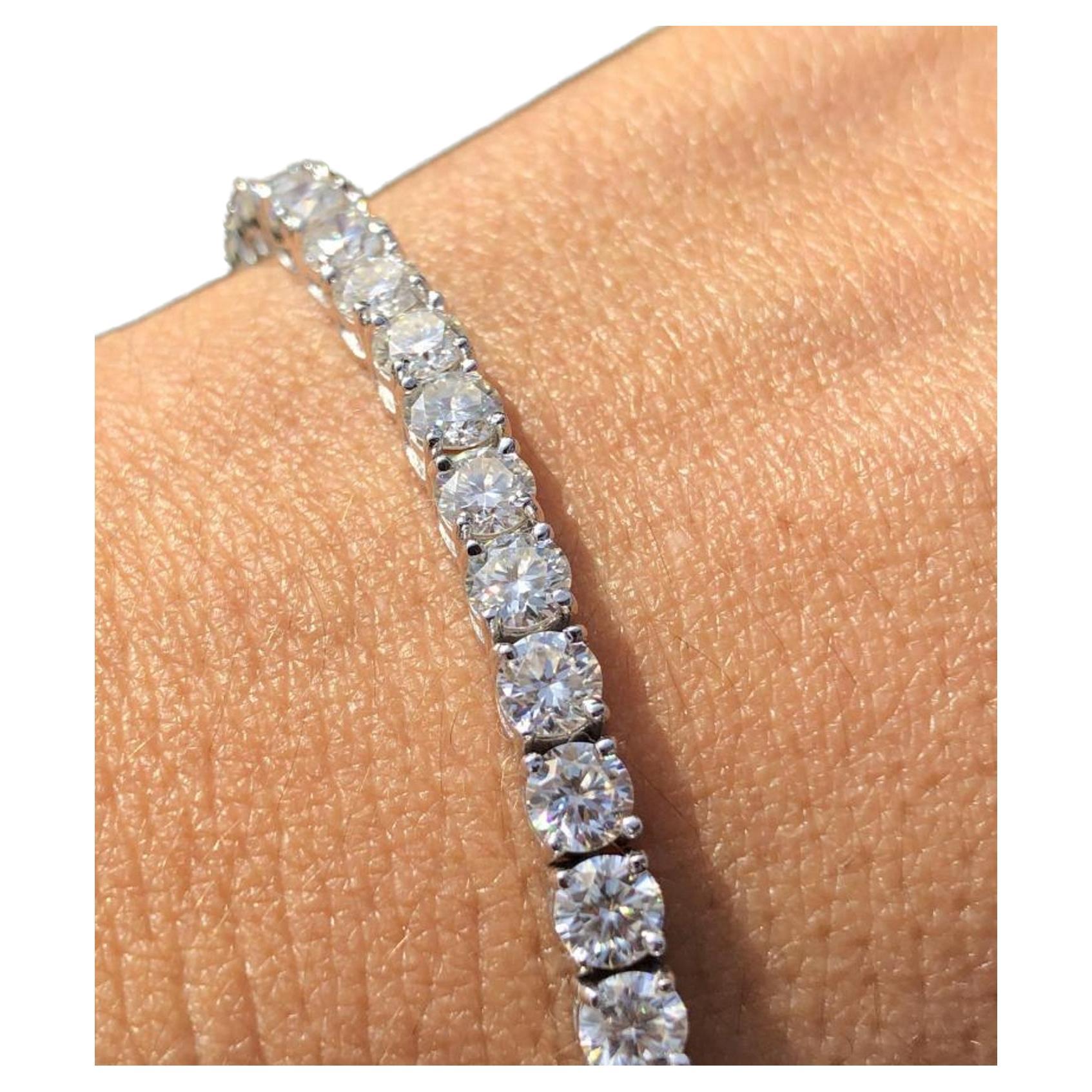 GIA Certified 14 Carat Natural Earth Mined Round Diamond Tennis Bracelet For Sale