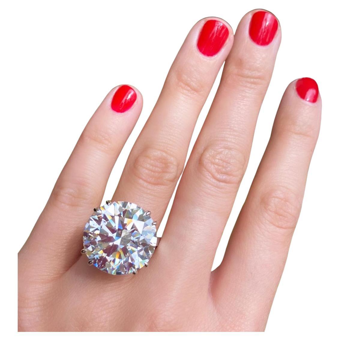 GIA Certified 14 Carat Platinum Round Brilliant Cut Diamond Engagement Ring