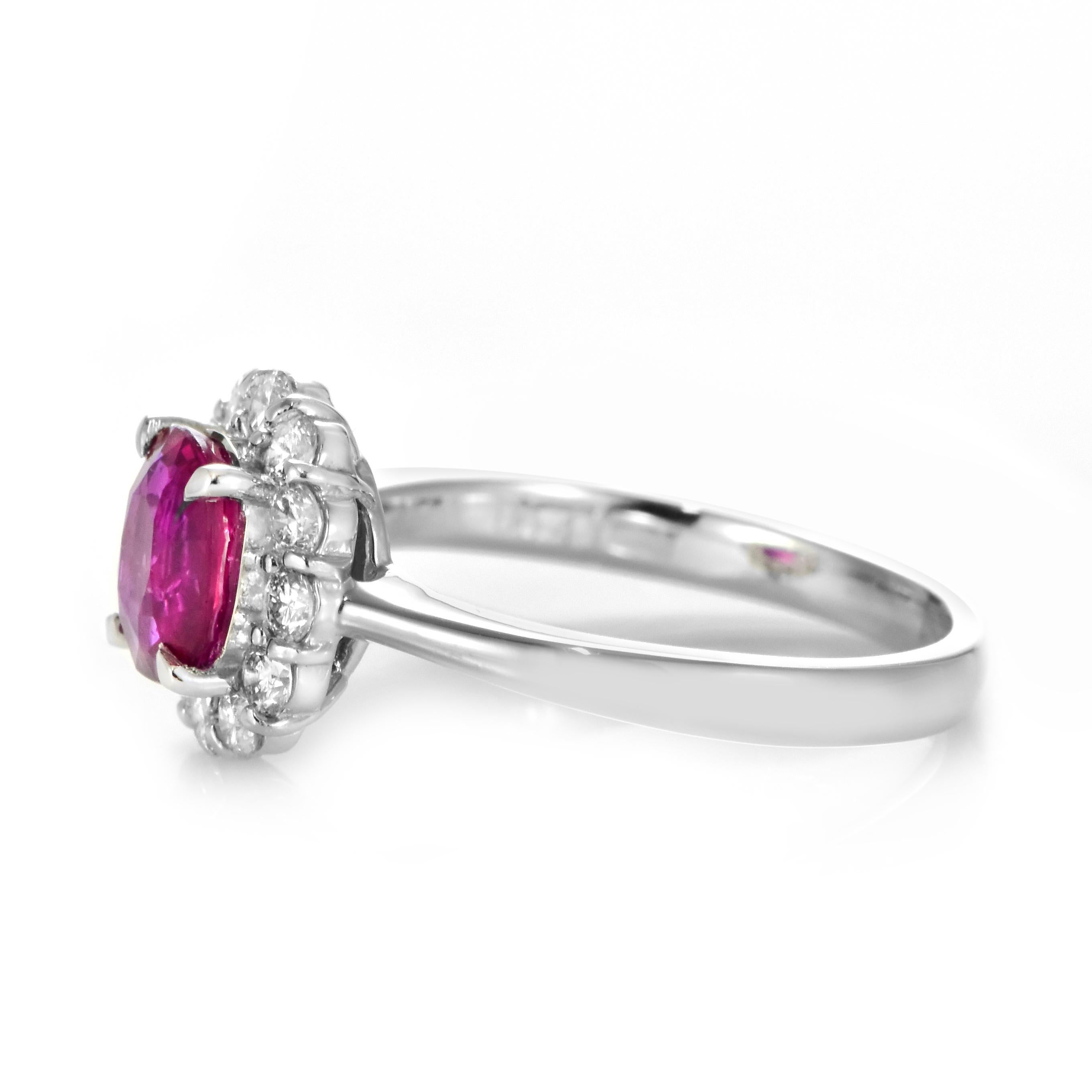 GIA Certified 1.40 Carat Natural, No Heat Ruby and Diamond Ring Made in Platinum In New Condition For Sale In Tokyo, JP