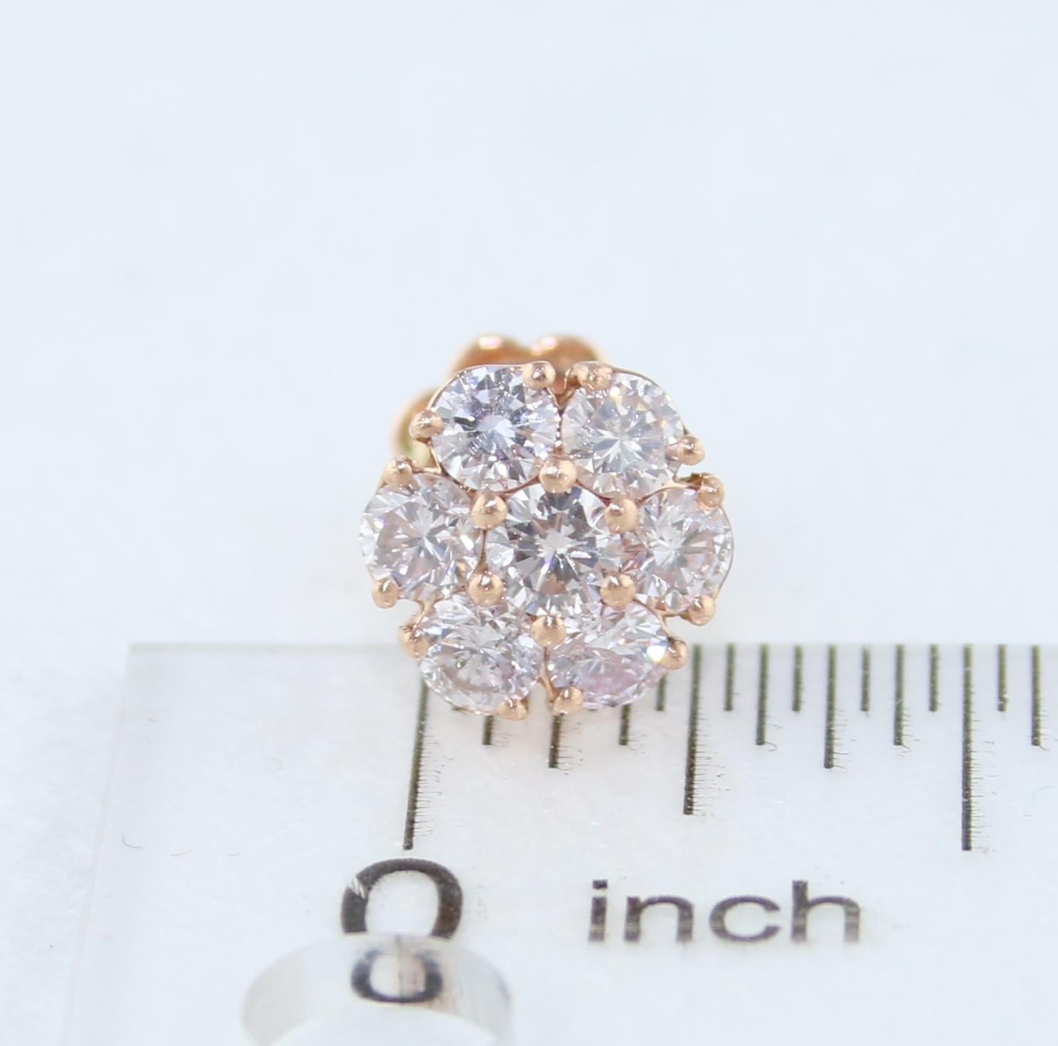 GIA Certified 1.40 Carat Pink Diamond Flower Gold Stud Earrings In New Condition For Sale In New York, NY