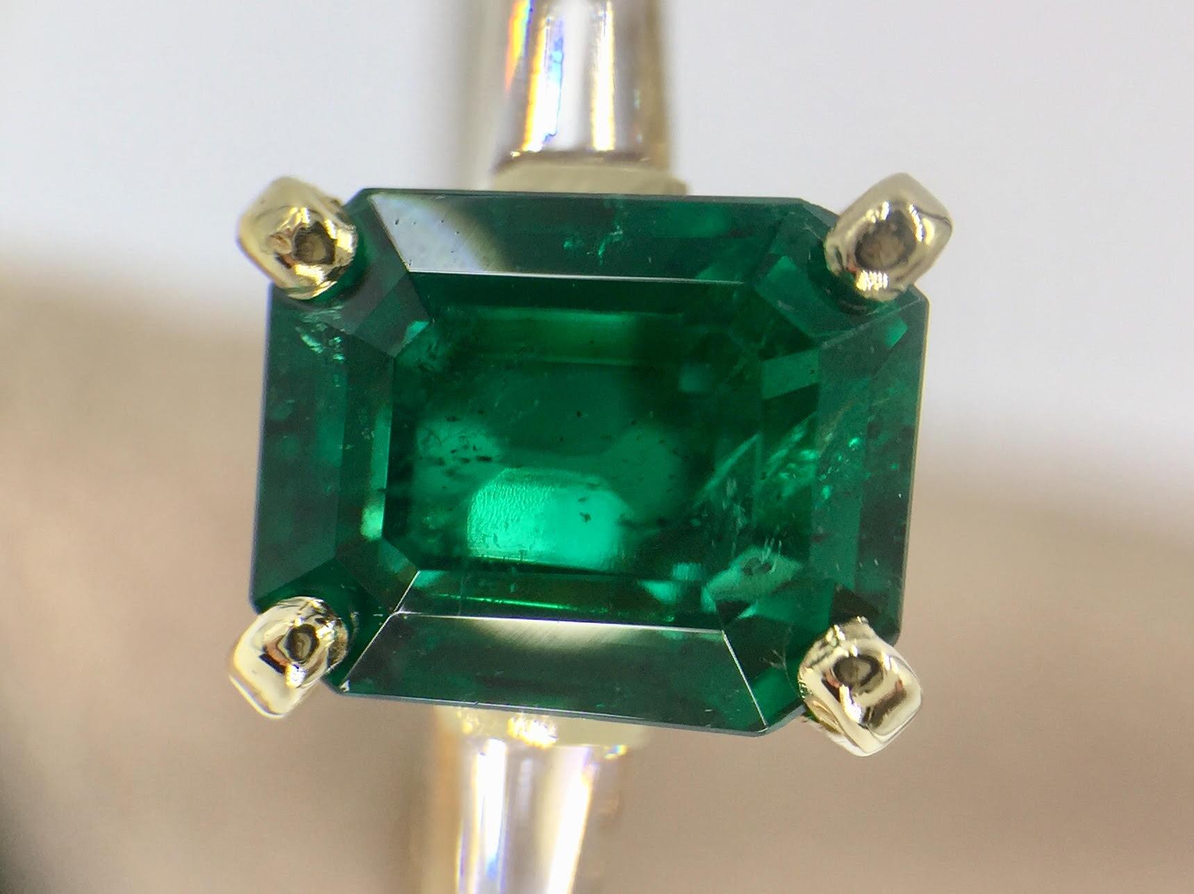 GIA Certified 1.41 Carat Emerald Diamond 18 Karat Ring 1
