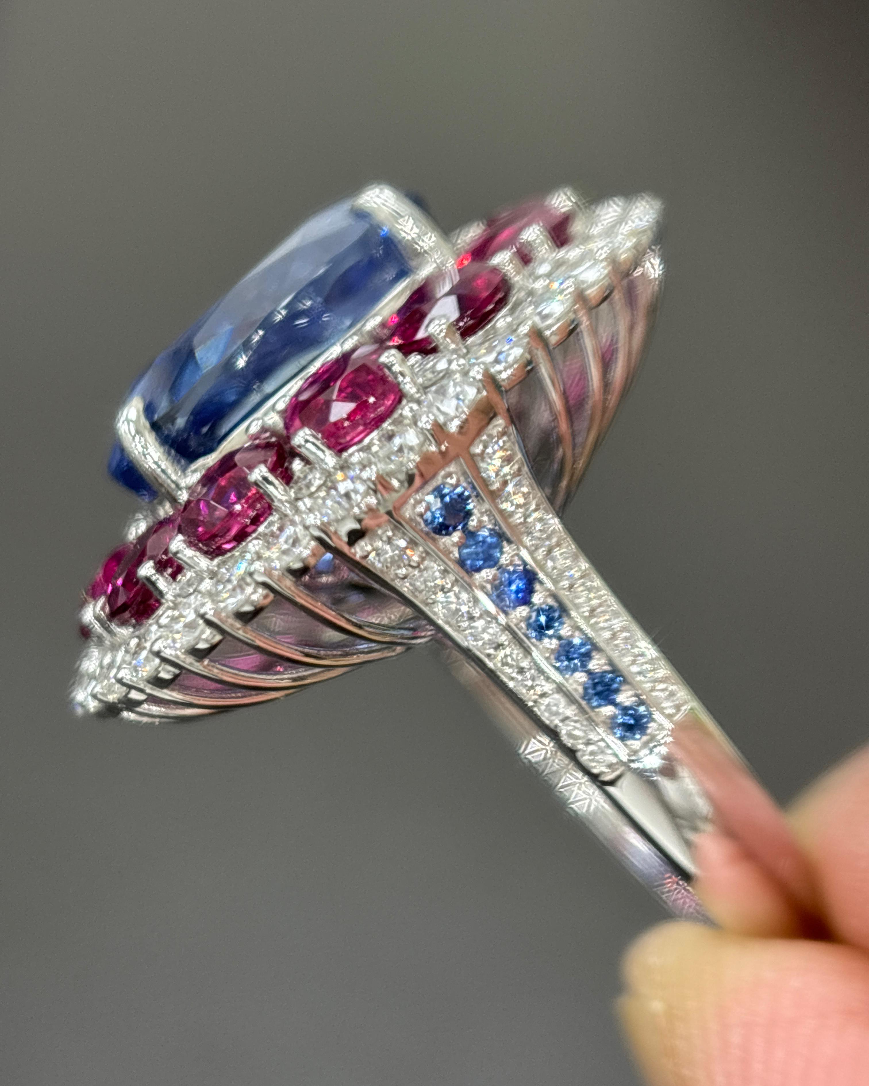 GIA zertifiziert 14.11 Karat Ceylon No Heat Blauer Saphir Weißer Diamant Gold Ring im Angebot 1