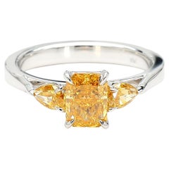 Bague à trois pierres en or blanc 18 carats, certifiée GIA, 1,43 carat de diamant jaune-orange