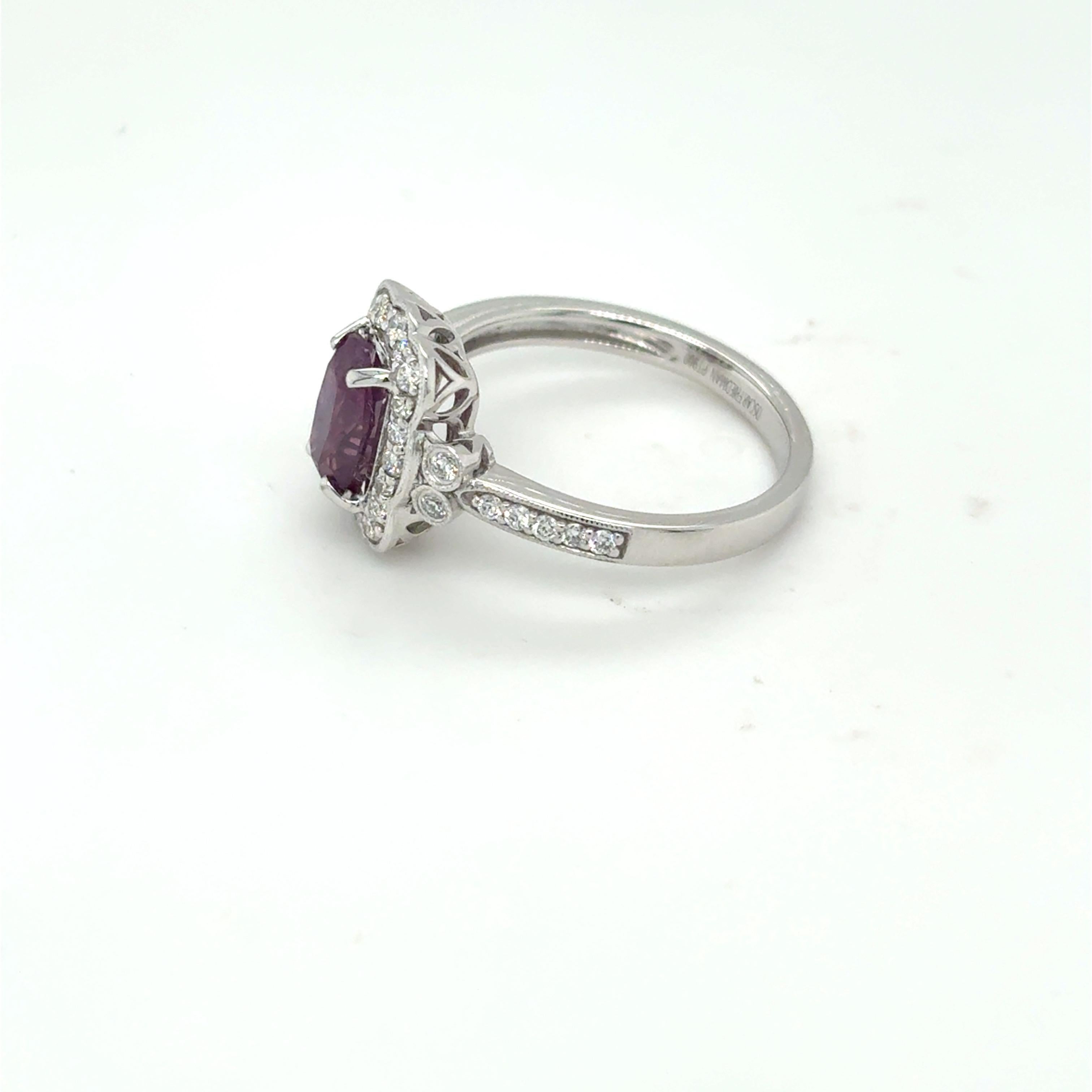 Bague diamant saphir du Cachemire non chauffé certifié GIA 1.44 carats taille coussin en vente 1