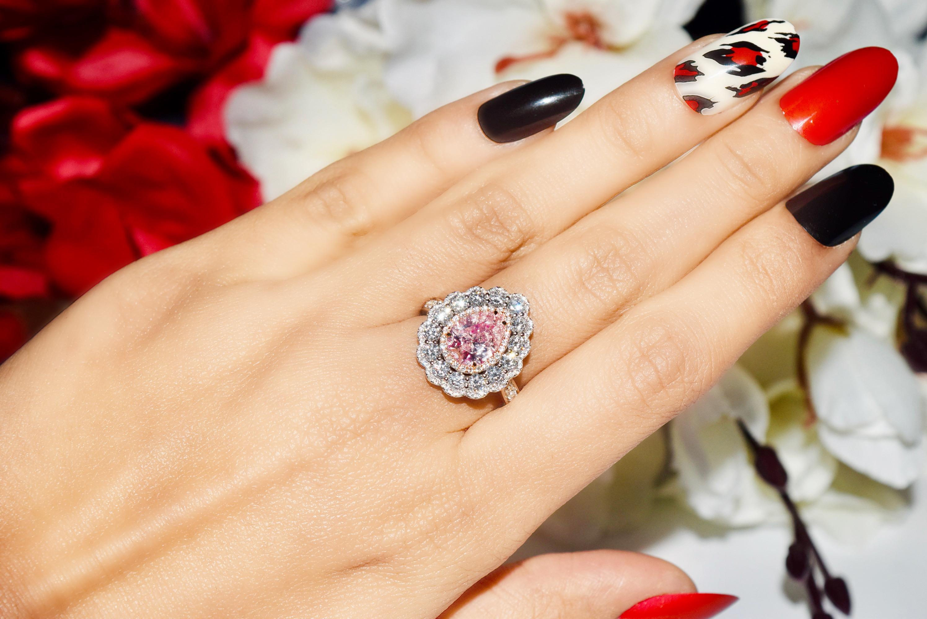 GIA zertifizierter 1.46 Karat Fancy Orangy Pink Diamond Ring  (Tropfenschliff) im Angebot