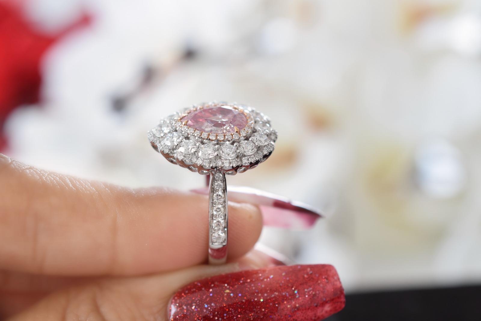 GIA zertifizierter 1.46 Karat Fancy Orangy Pink Diamond Ring  im Angebot 2