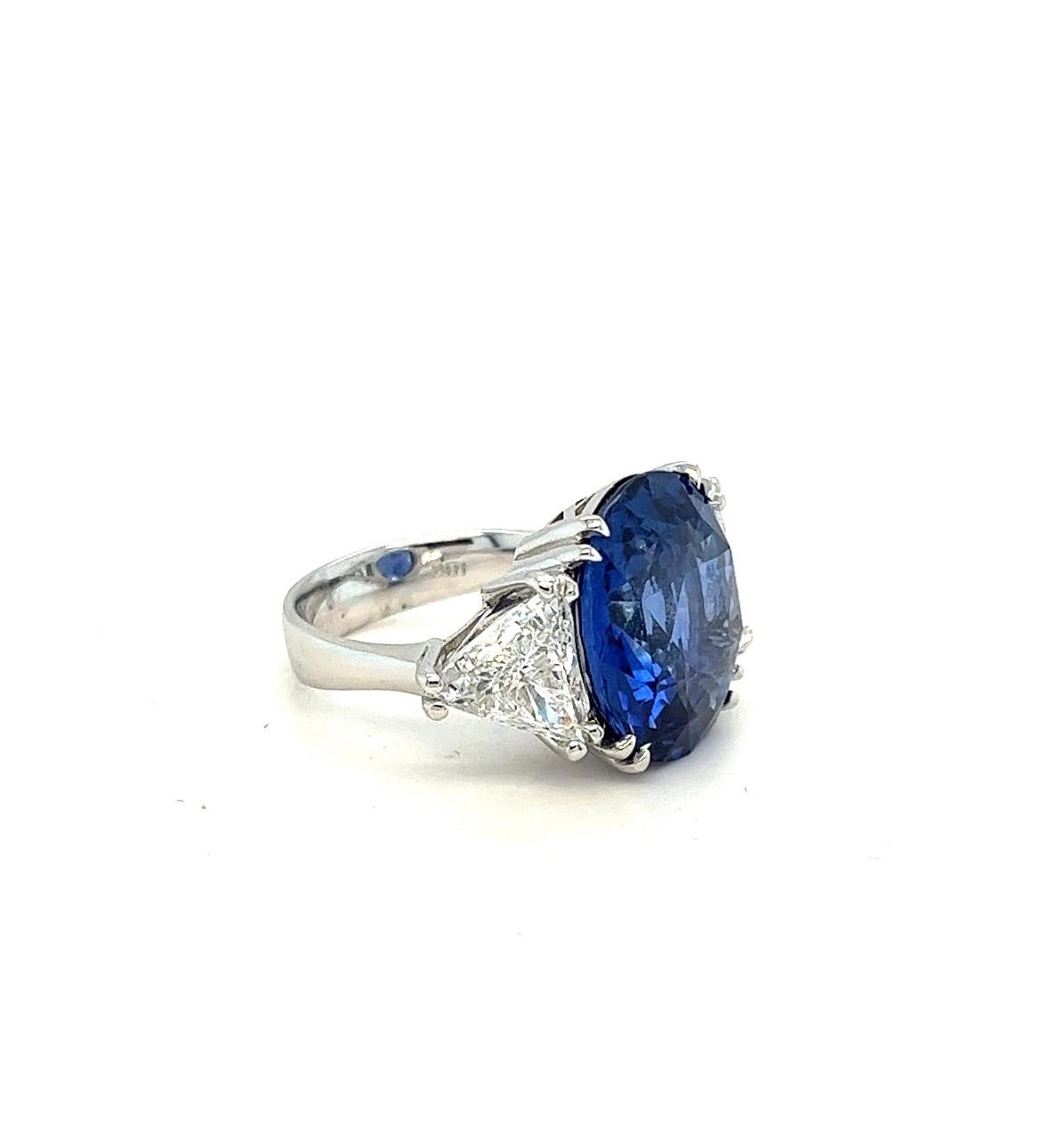GIA Certified 14.64 Carat Blue Sapphire Diamond Ring For Sale 2