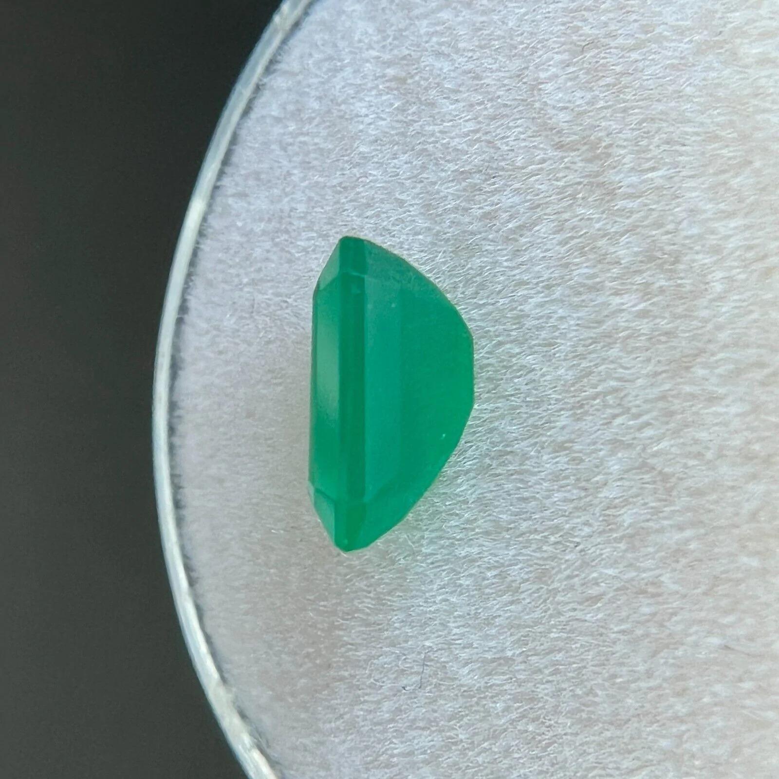 GIA Certified 1.48ct Natural Green Emerald Octagonal Emerald Cut Loose Gem For Sale 6