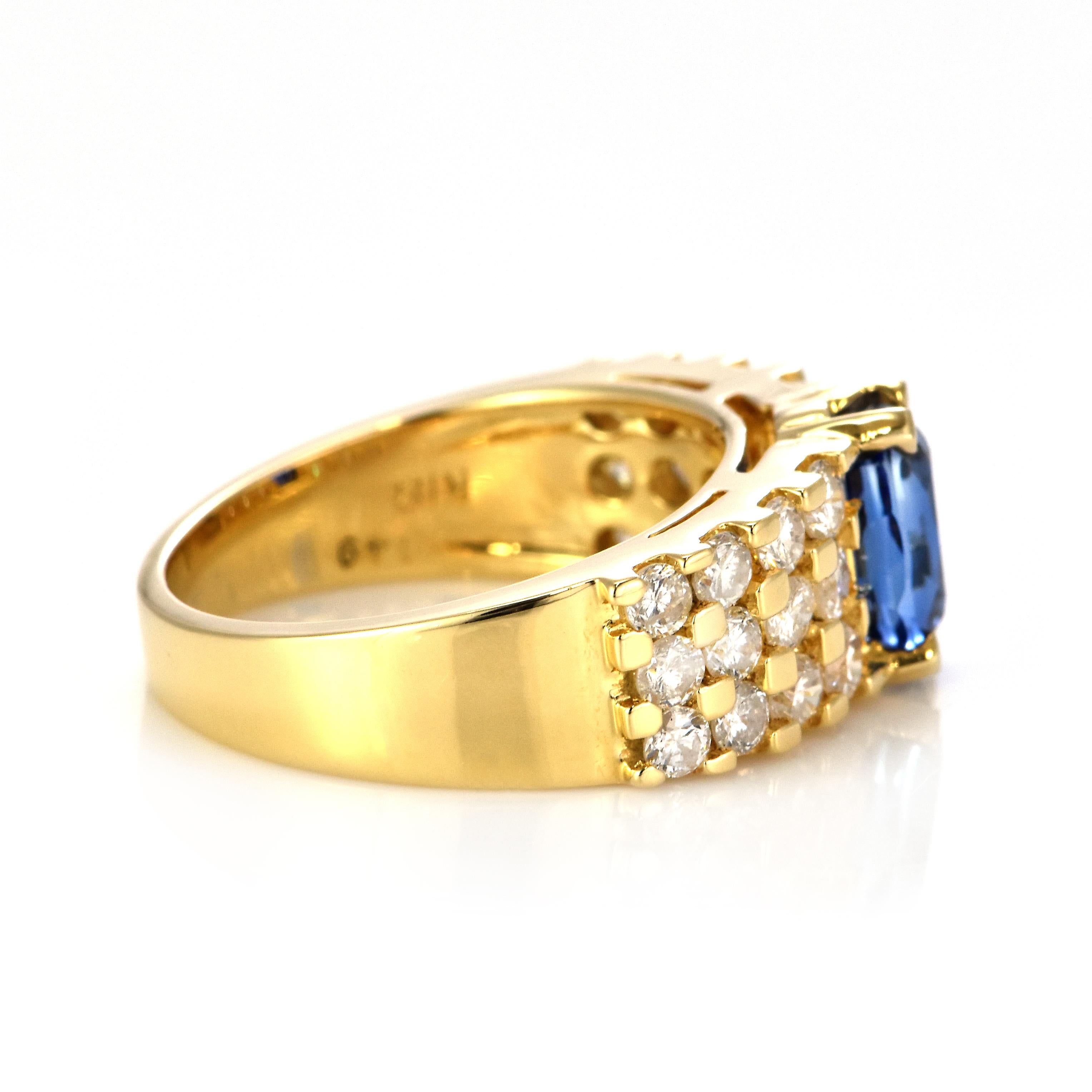 GIA Certified 1.49 Carat Burmese Sapphire and Diamond Ring Made in 18 Karat Gold For Sale 1