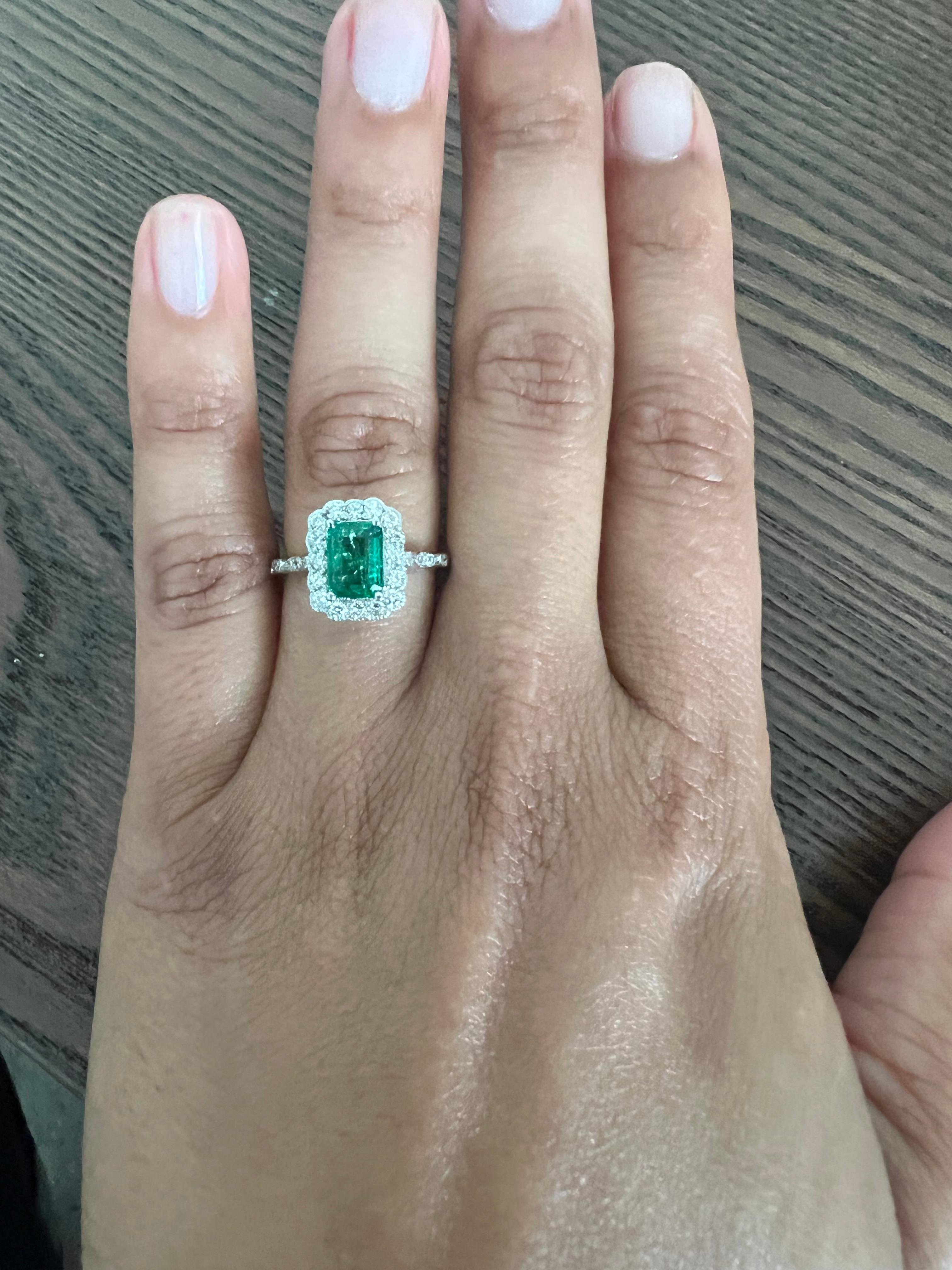GIA Certified 1.49 Carat Emerald Diamond White Gold Engagement Ring In New Condition For Sale In Los Angeles, CA