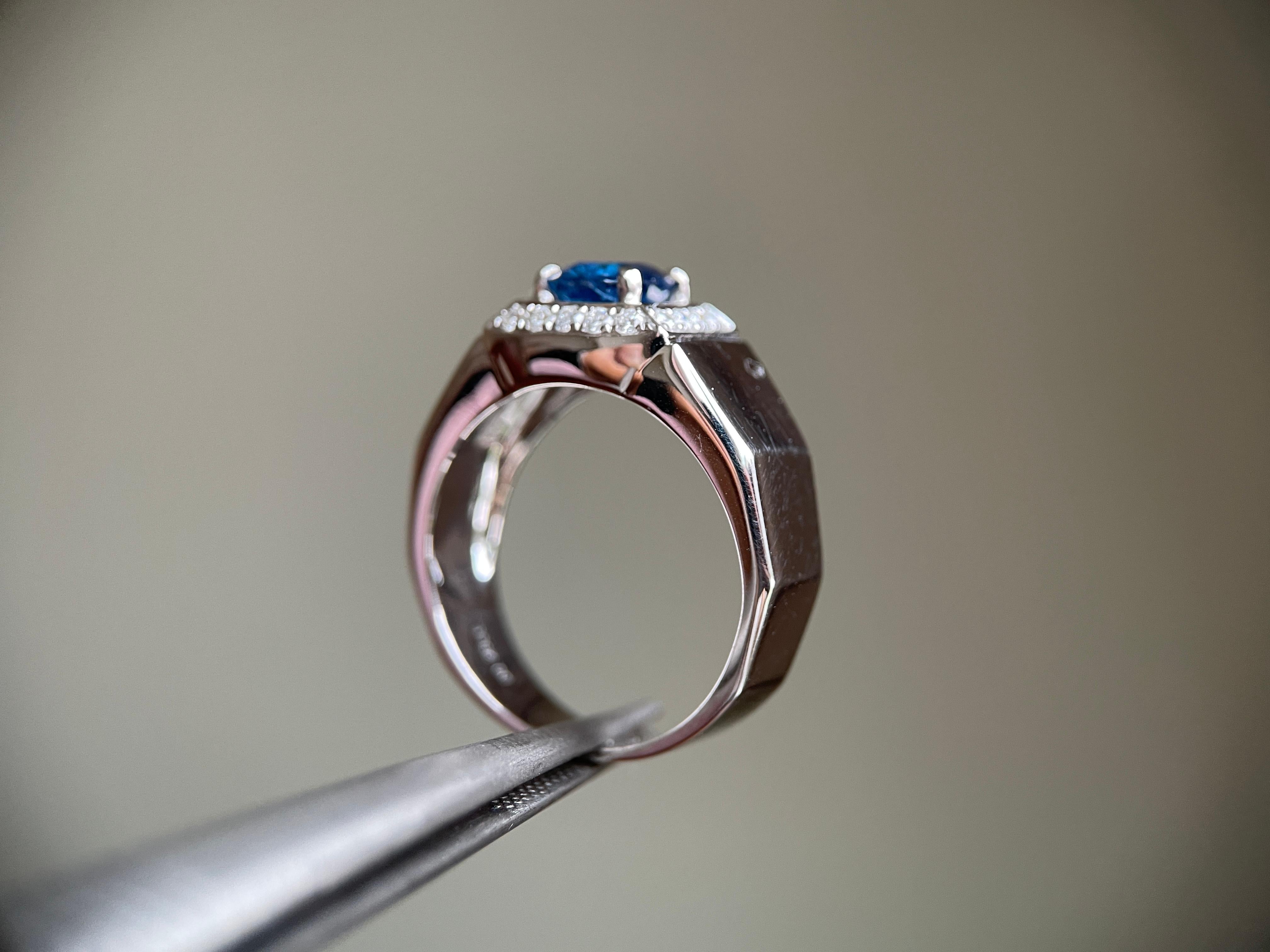 Oval Cut GIA certified 1.4Ct Burma No Heat Blue Sapphire Ring with Natural Diamonds