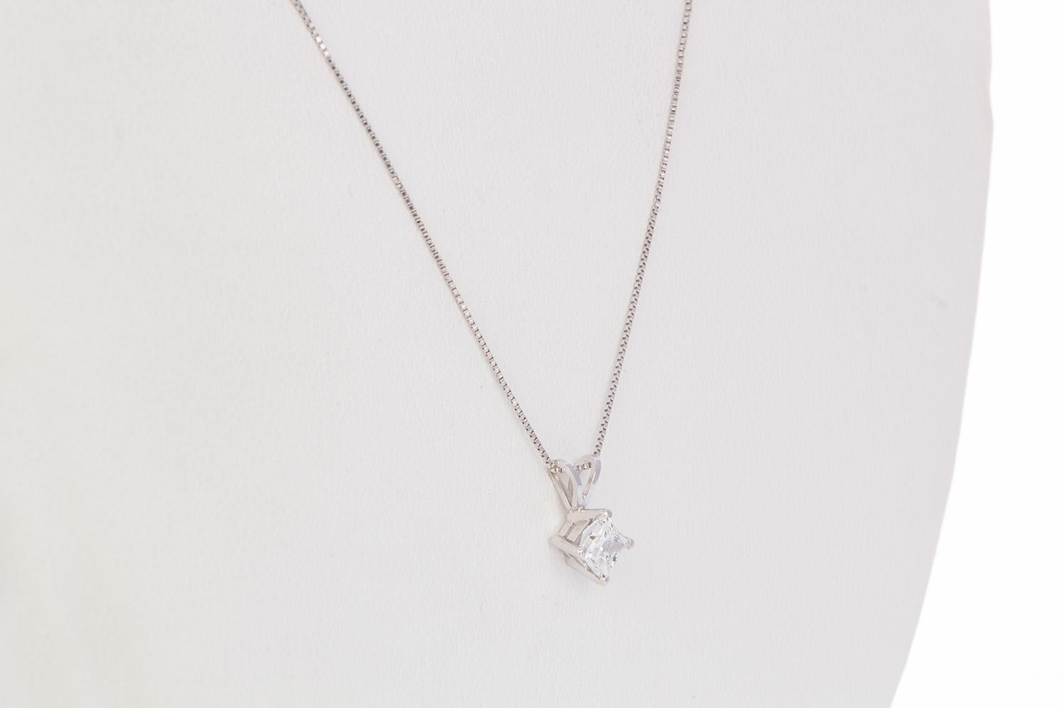 Women's or Men's GIA Certified 14 Karat E/VVS2 White Gold and Princess Diamond Pendant Necklace