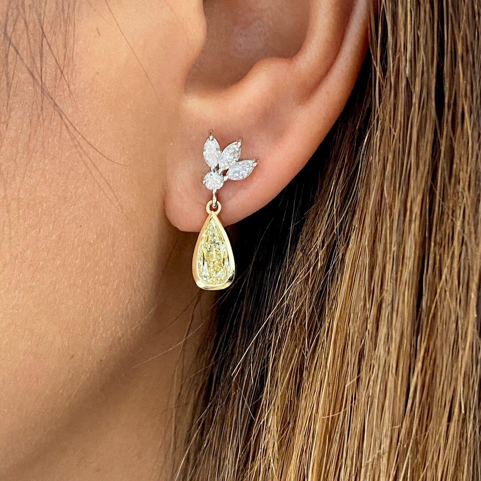 Diamantes amarillos de fantasía en forma de pera con certificado GIA de 14k que cuelgan de diamantes blancos Corte pera en venta