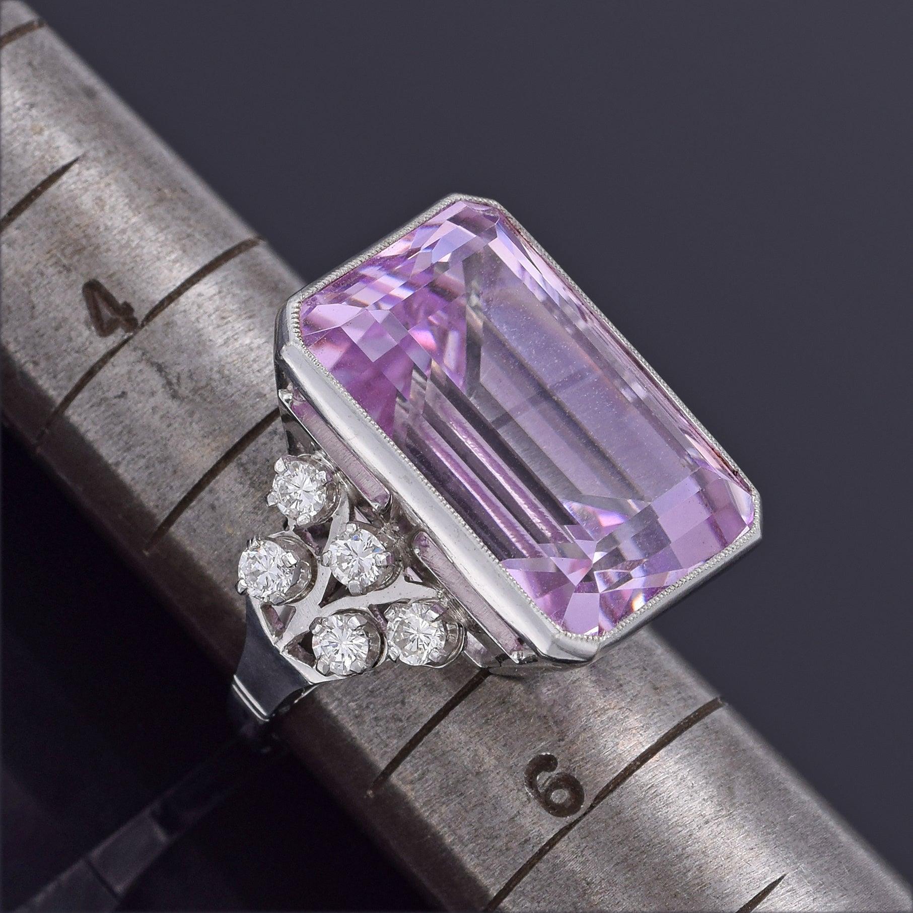 GIA-zertifizierter 14K Gold 30,50 Karat Kunzit & 0,80 TCW Diamant-Cocktailring 13,21 G im Angebot 4