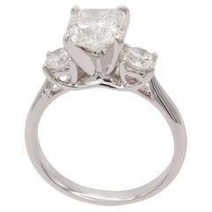 GIA-zertifizierter 14k Weißgold Diamant-Verlobungsring mit drei Steinen im Kissenschliff 2,54 ctw