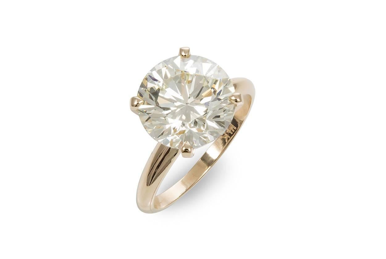 Modern GIA Certified 14 Karat Gold and Diamond Solitaire Engagement Ring 5.11 Carat