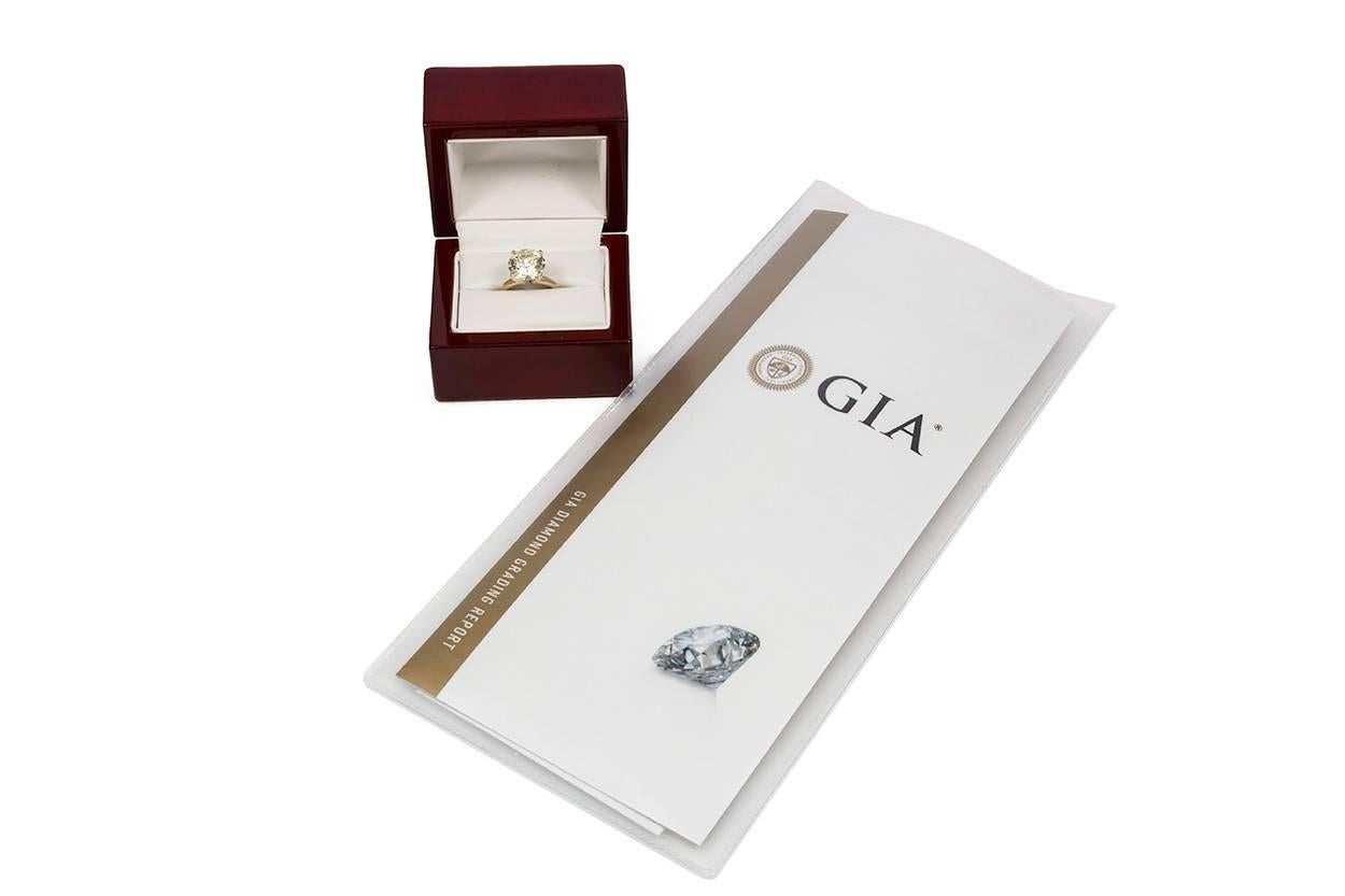 Round Cut GIA Certified 14 Karat Gold and Diamond Solitaire Engagement Ring 5.11 Carat