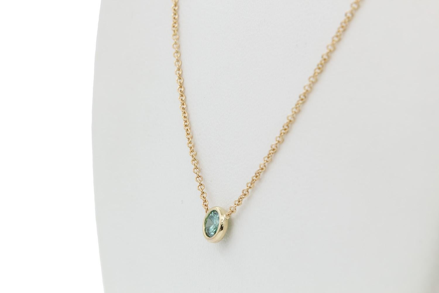 Collier pendentif en or jaune 14 carats et diamants verts et diamants verts certifiés GIA 0,32 carat Pour femmes en vente