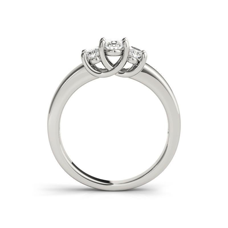 Anello classico a tre pietre ovali in oro bianco 18 carati certificato GIA da 1,5 carati In condizioni Nuovo in vendita a New York, NY