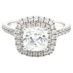 Bague en platine avec double halo de diamants taille coussin de 1,5 carat certifiés par le GIA