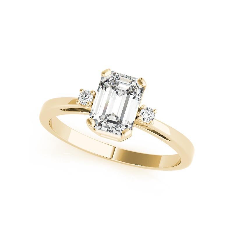 Taglio smeraldo GIA Certified 1,5 Carat Emerald Three-Stone Anello con diamanti in oro giallo 18K in vendita