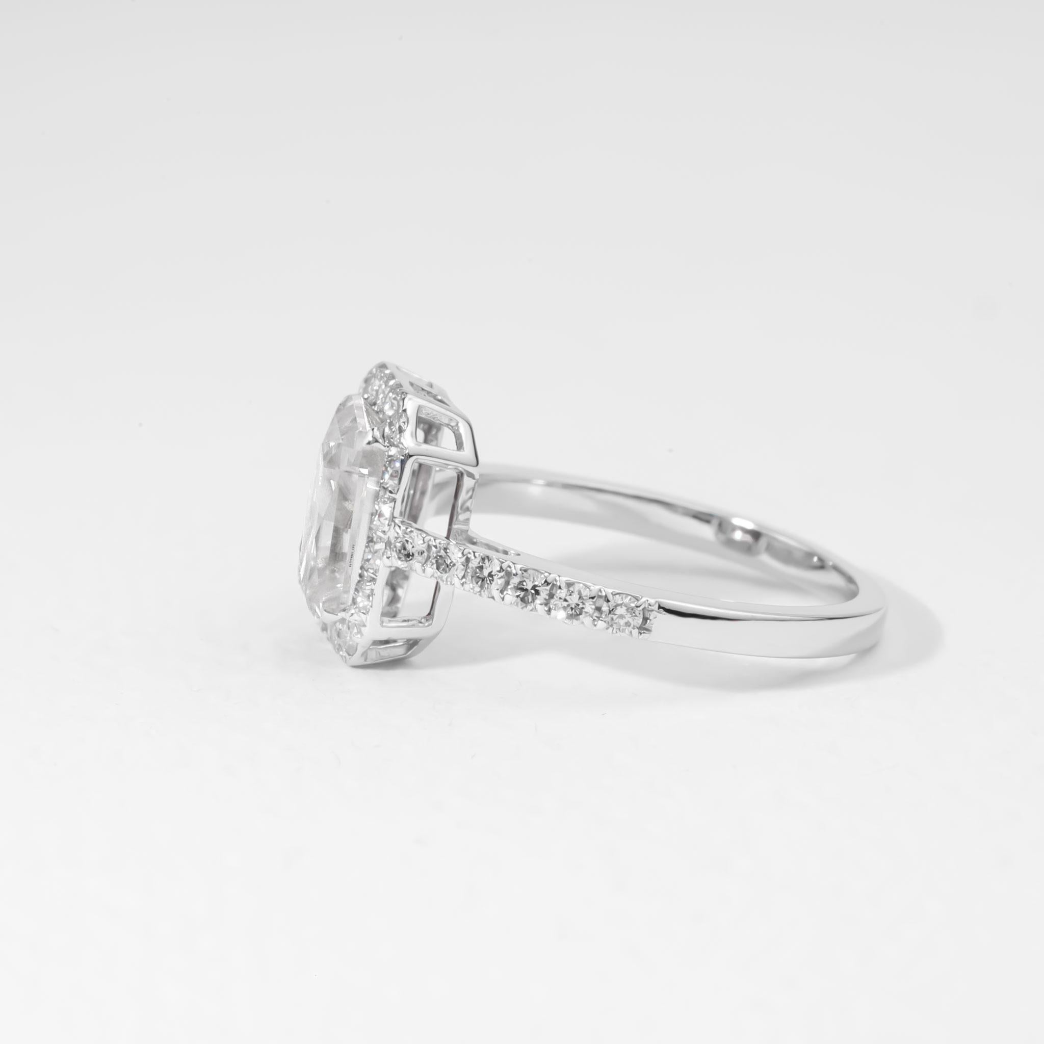GIA Certified 1.5 Carat G VS Radiant Cut Diamond Halo Engagement Ring In New Condition For Sale In Jaipur, RJ