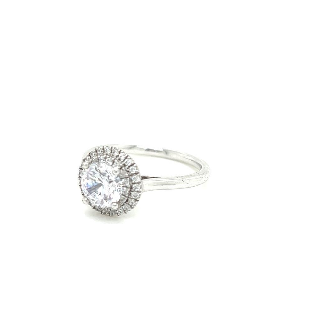 Im Angebot: GIA-zertifizierter 1,5 Karat runder Brillant-Diamantring in Platin () 2