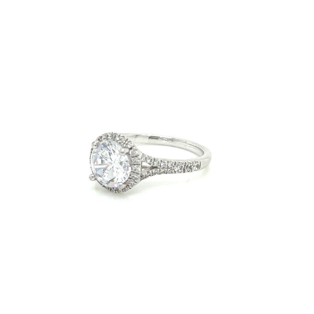 For Sale:  GIA Certified 1.5 Carat Round Brilliant Diamond Ring in Platinum 3