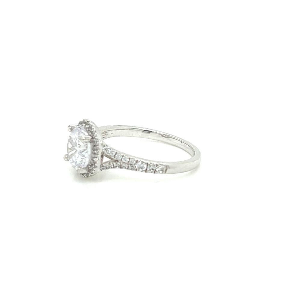 For Sale:  GIA Certified 1.5 Carat Round Brilliant Diamond Ring in Platinum 4