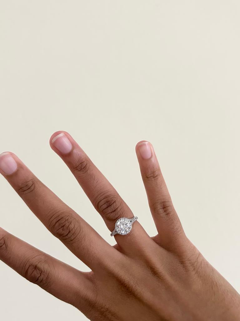 For Sale:  GIA Certified 1.5 Carat Round Brilliant Diamond Ring in Platinum 6