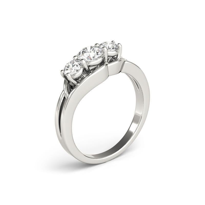 Donna GIA Certified 1.5 Carat Round Three-Stone Split Shank Diamond Ring in vendita