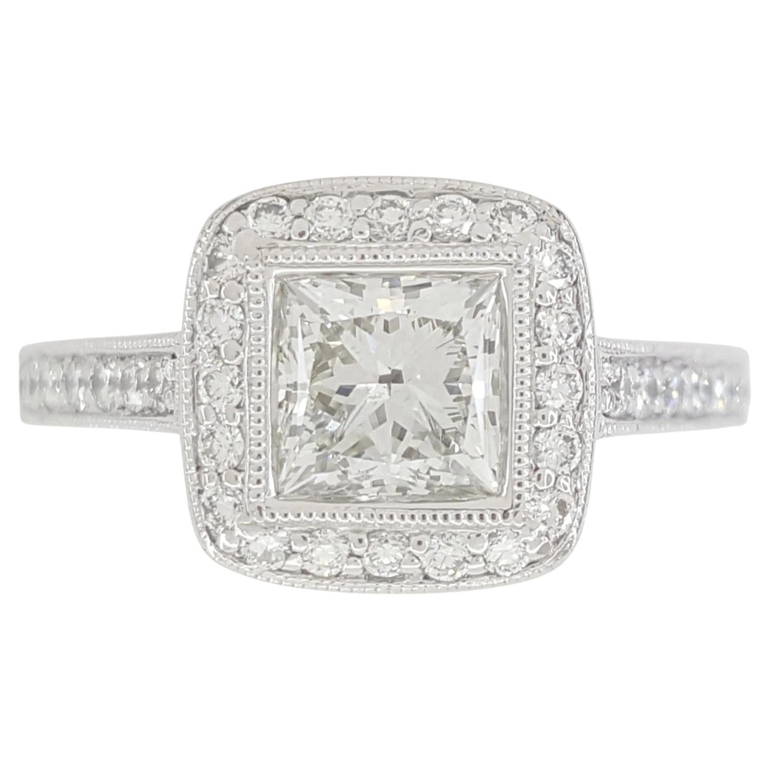 GIA zertifizierter 1,5 Karat Diamant-Halo-Verlobungsring im Prinzessinnenschliff