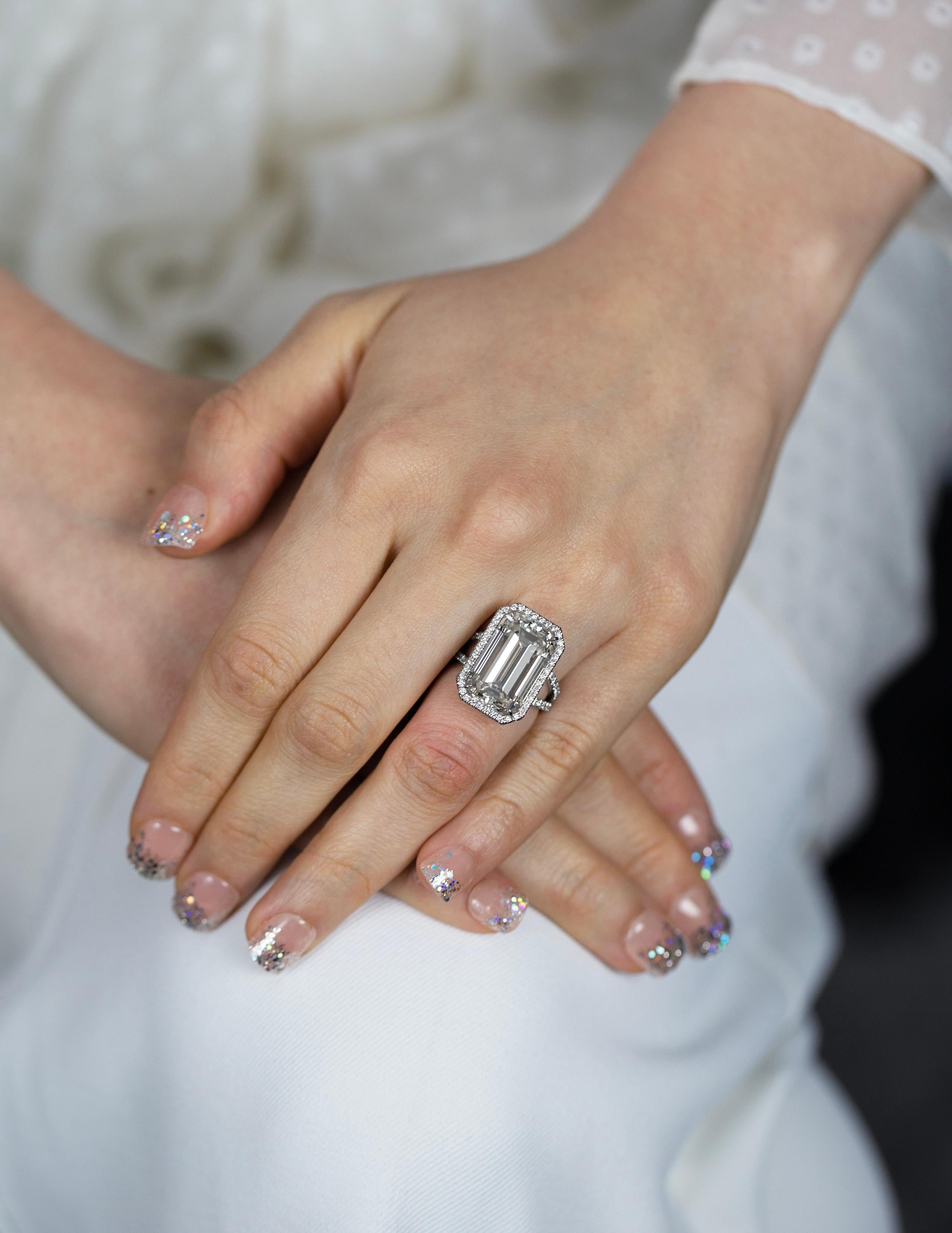 GIA Certificado 15,00 Quilates Diamante talla esmeralda Halo Anillo de compromiso de anilla abierta Corte esmeralda en venta