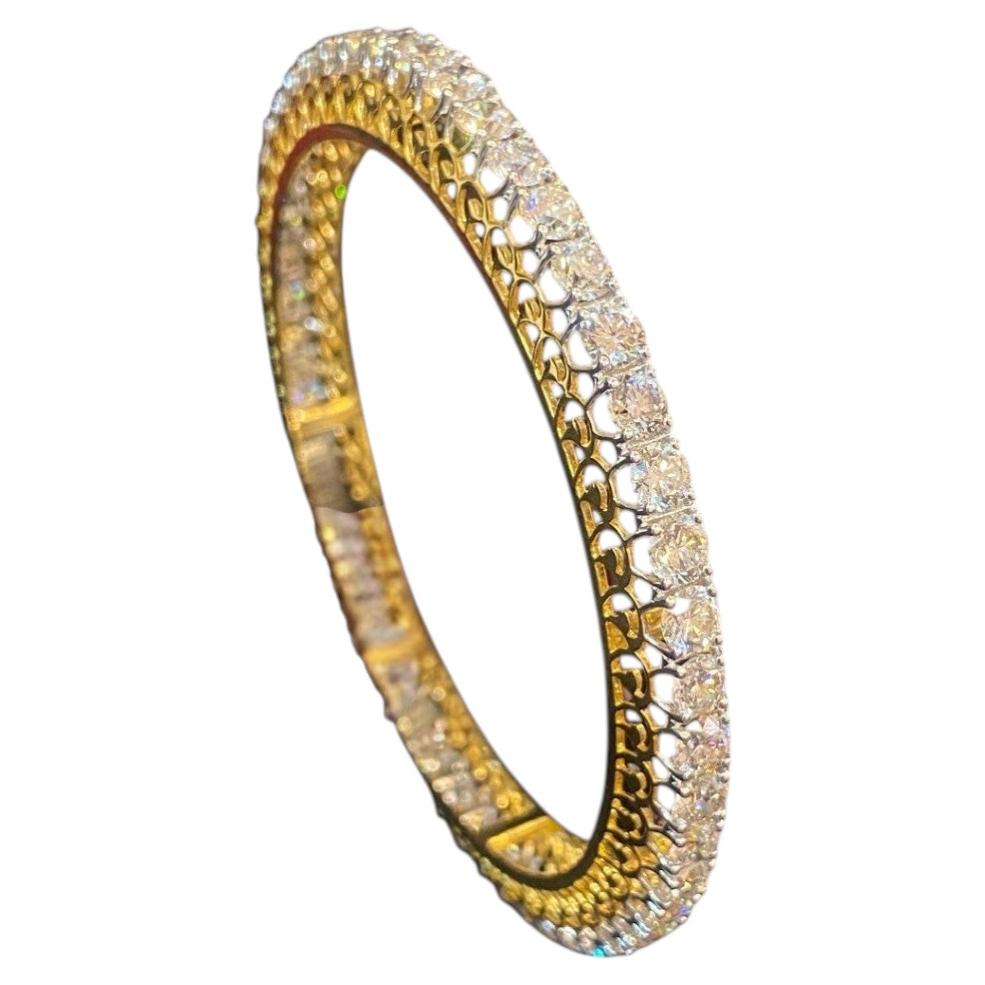 GIA Certified 15 Carats F/VS1 Round Brilliant Diamonds Eternity Bangle 18K Gold For Sale