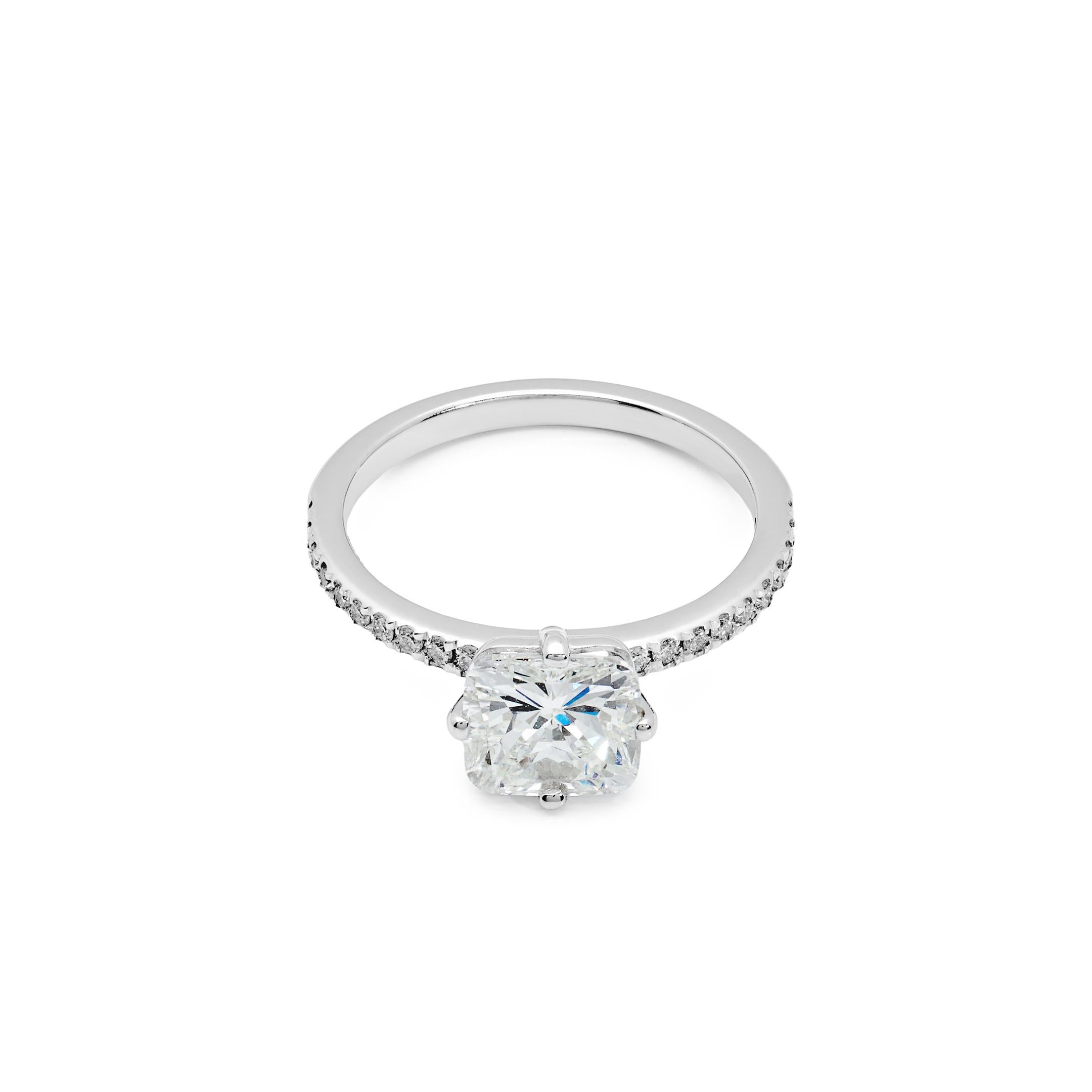GIA zertifiziert 1,50 Karat Kissenschliff Diamant Weißgold Ring im Zustand „Neu“ im Angebot in New York, NY