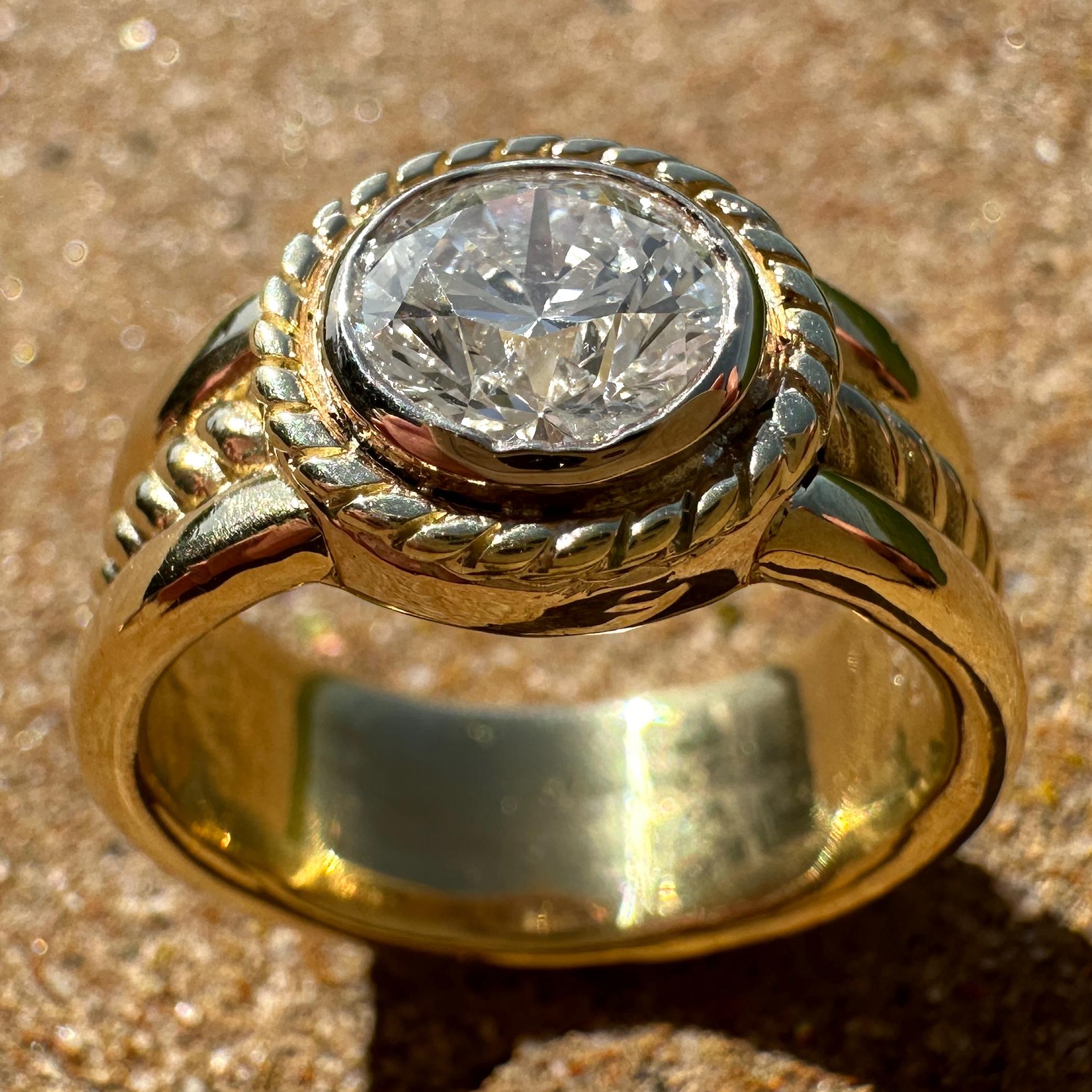 Bague solitaire en or jaune 18 carats avec diamant certifié GIA de 1,50 carat en vente 1