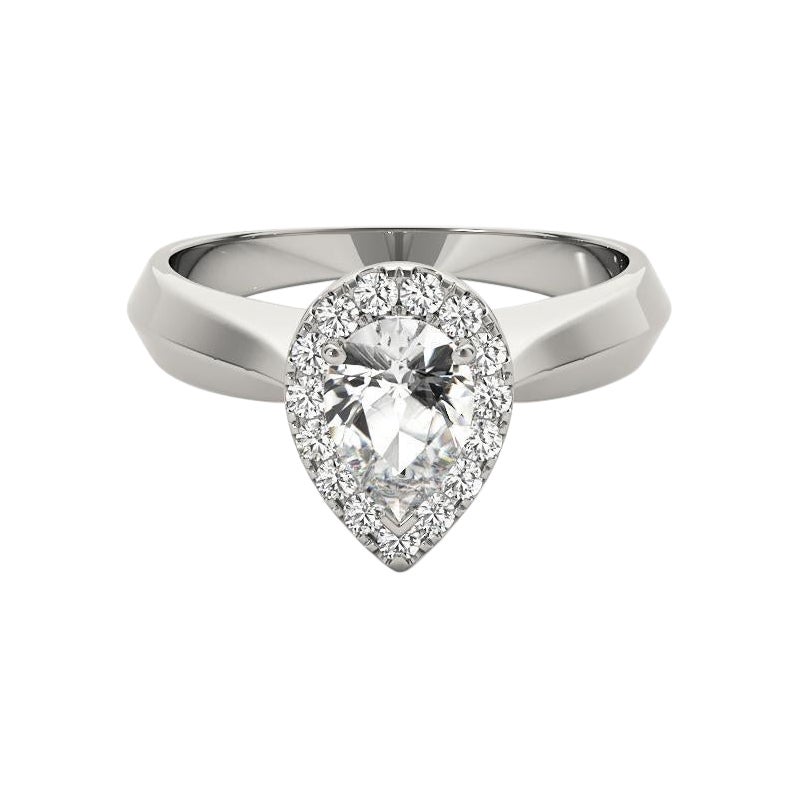 GIA Certified 1.50 Carat Knife Edge Band Pear Halo  Bague en diamant en vente